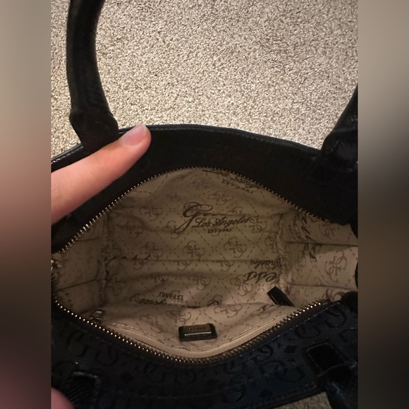 Mini guess purse - Picture 2 of 4